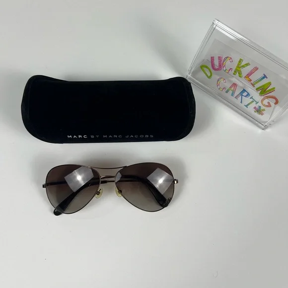 EUC Marc by Marc Jacobs  aviator Sunglasses - Brown Amazon.com: Marc Jacobs unisex adult Marc59/S Sunglasses  main image 3